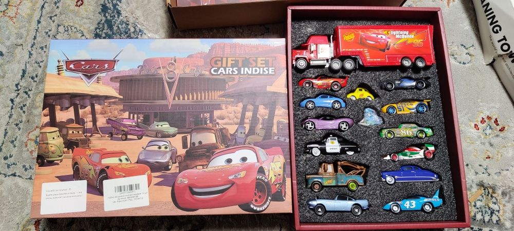Подарочный набор машинок из мультфильма Тачки (молния Маквин)
