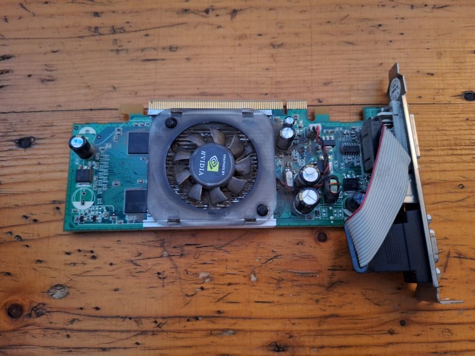 Placă video GTX 570 + alte piese + carcasă
