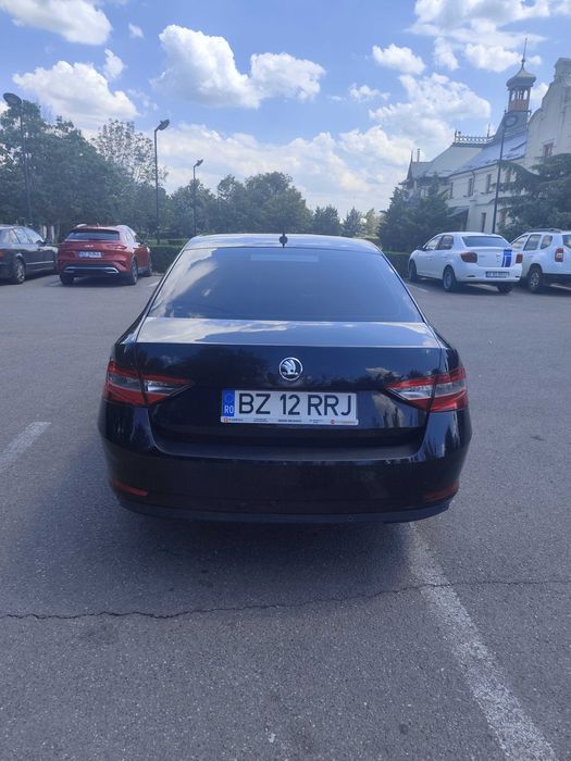 Vând Skoda Superb 3