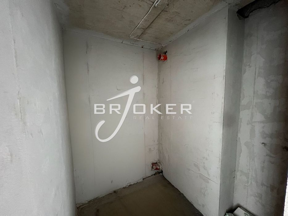 Продава се Четиристаен апартамент в Кърджали, Център - 92 кв.м за 1220 €/кв.м - Снимка #9