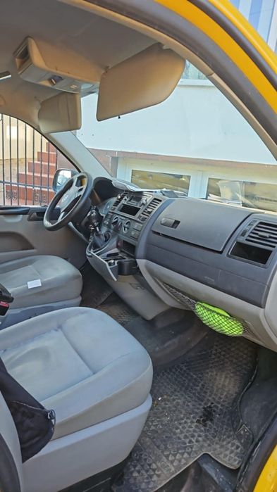 Vand T5 cu doua locuri, 2011 negociabil 5500€