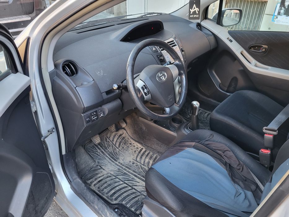 Продавам Тоуота Yaris 1.0i бензин/газ