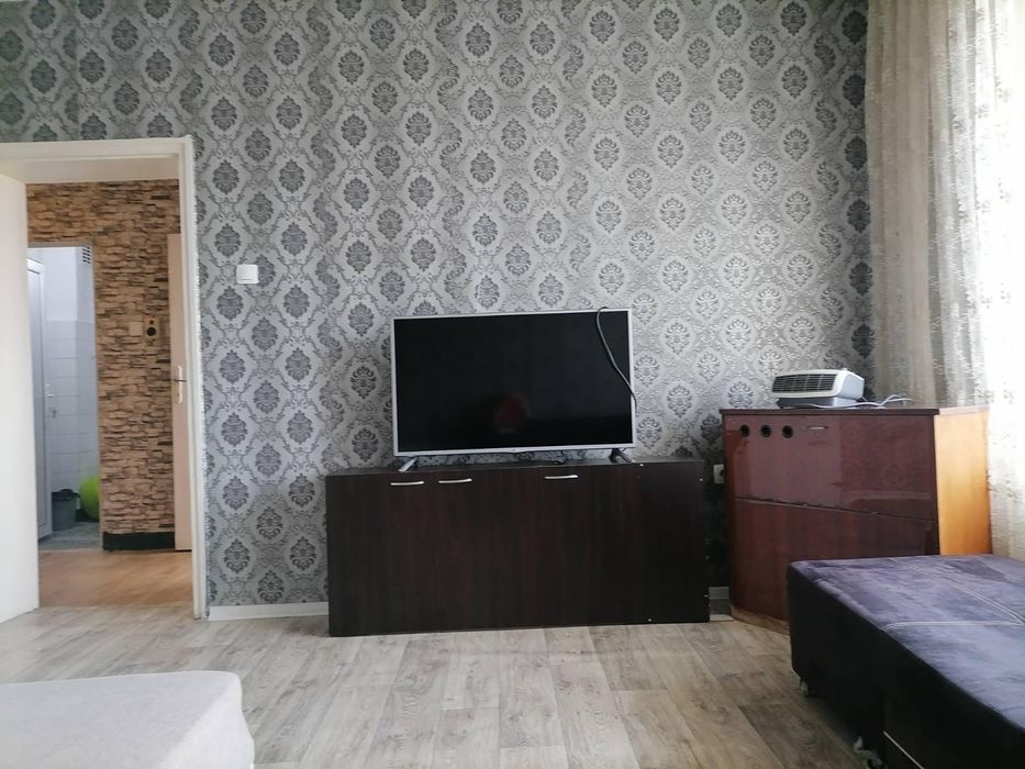 Дава се под наем Едностаен апартамент в Пловдив, Тракия - 44 кв.м за 250 € - Снимка #1