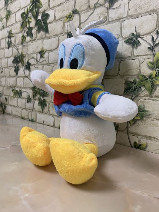 Donald si Daesy. (Nou)