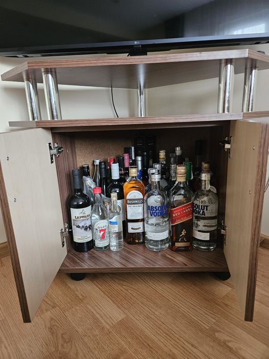 Ъглов ТВ / TV шкаф