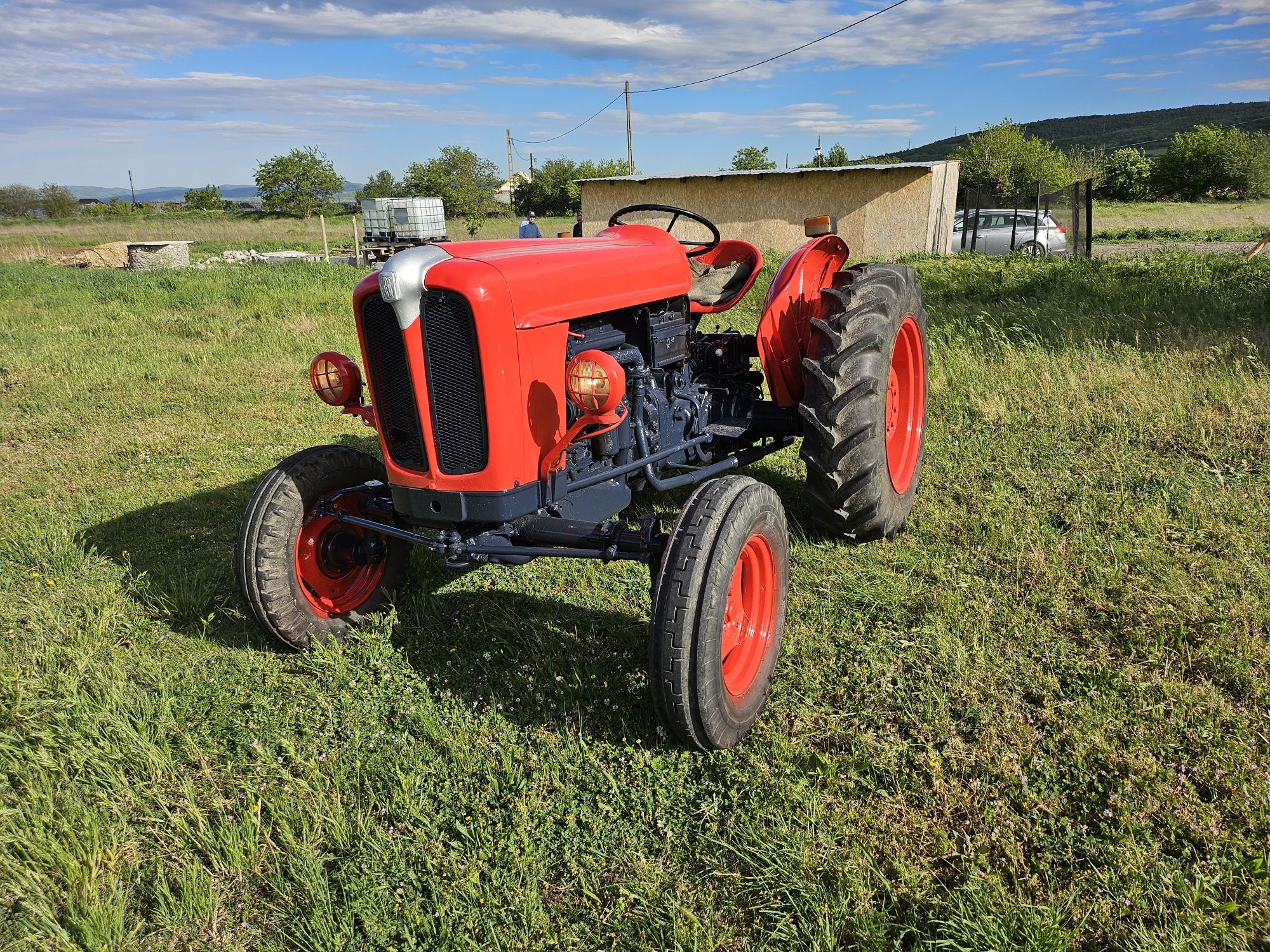 Tractor Fiat 411 ,în 4 pistoane