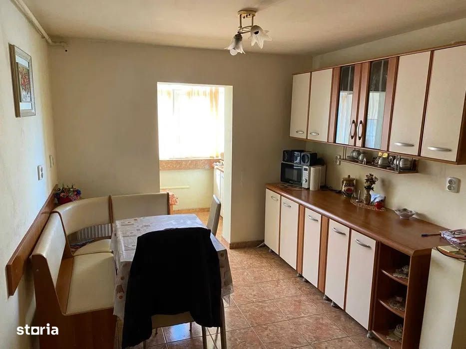 Apartament 3 camere, 68 mp, etaj 4+pod, garaj sub bloc, zona STADION