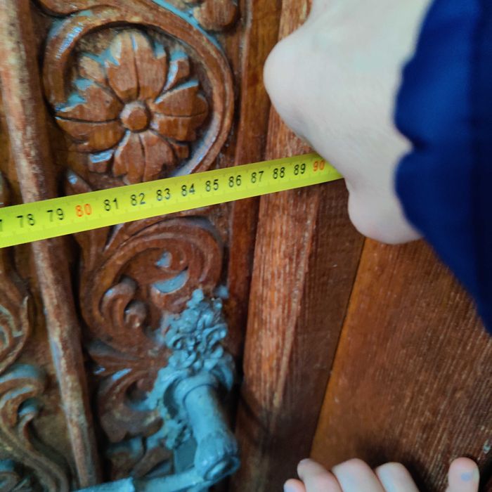 Ușă sculptată din stejar