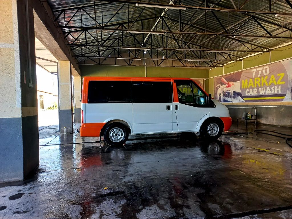 Ford  Trasit 2010