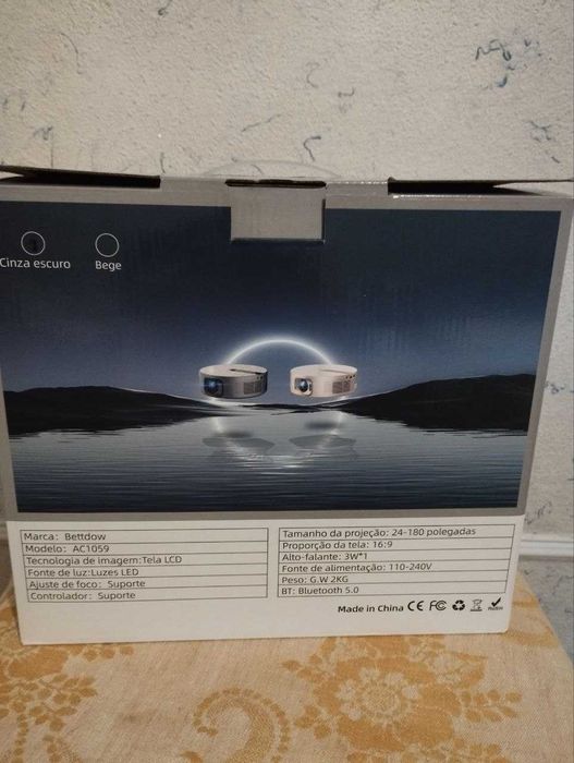 Видеопроектор, блютуз,файфай,HDMI,электрофокус,пульт (новый)