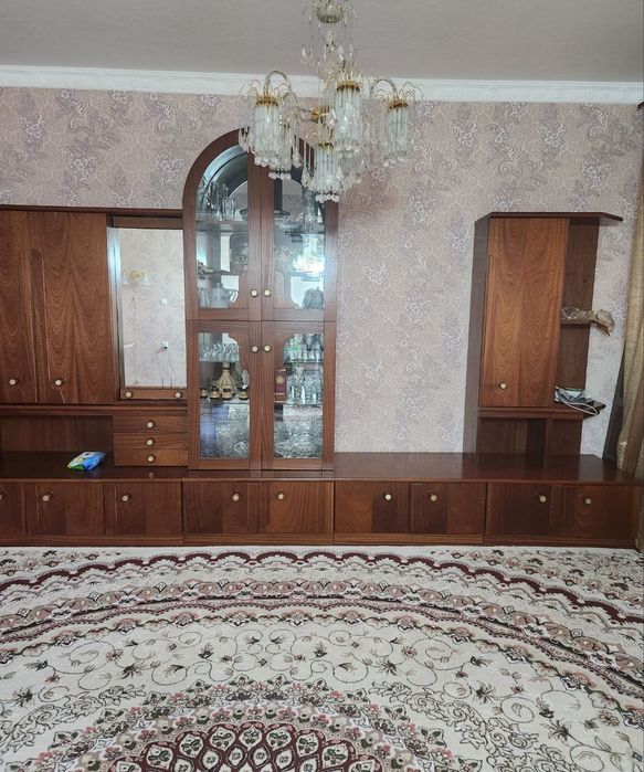 Стенка с витриной, хорошее состояние