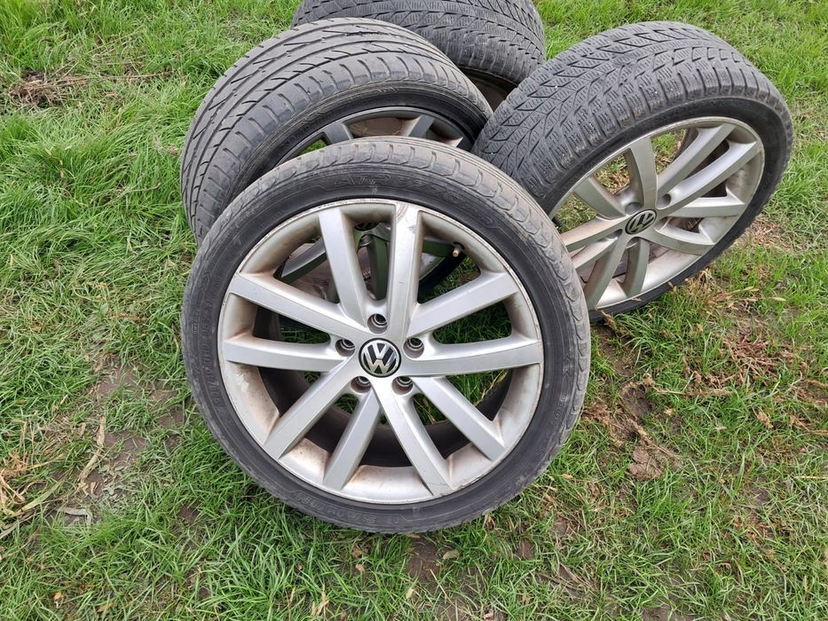 Vând Genți auto B6,B7