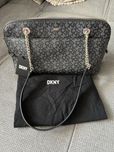 Оригинална дамска чанта DKNY