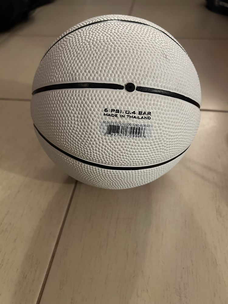 Баскетболна топка Nike Skills gym