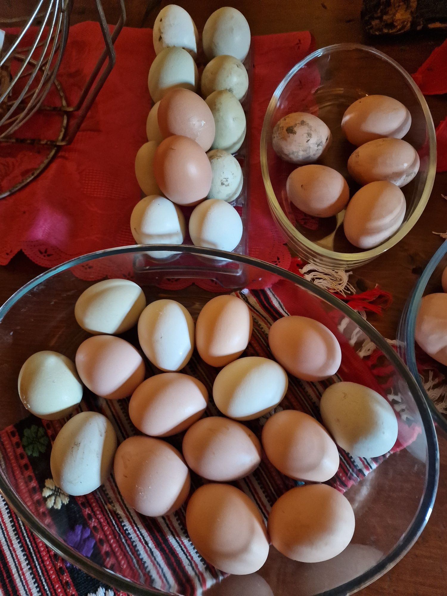 Ouă consum de la găini de țară