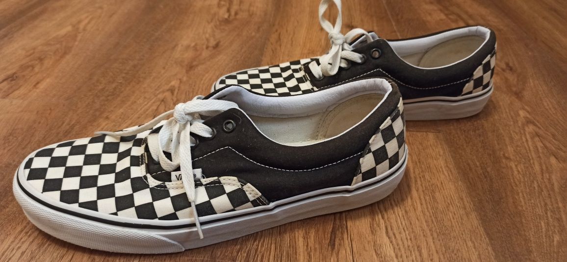 Vand Vans Aproape noi