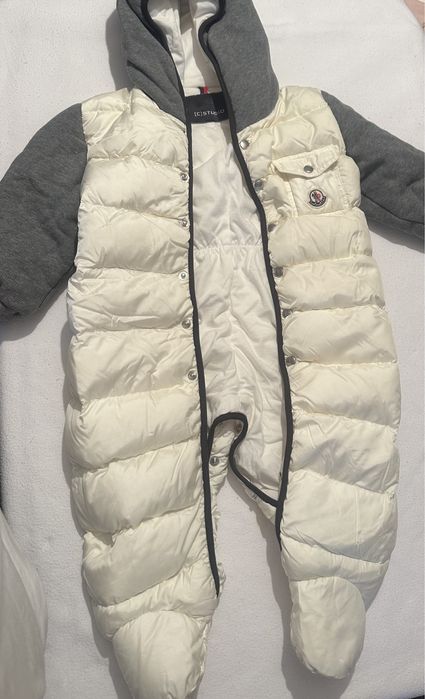 Combinezon Moncler 6-18 luni.