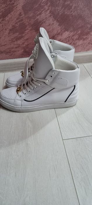 Vand ghete VERSACE nr 41-42 originale