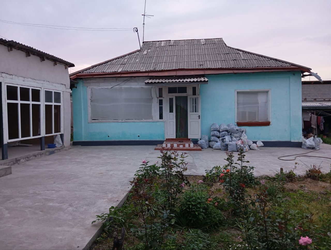 Ховли сотилади 8сотк