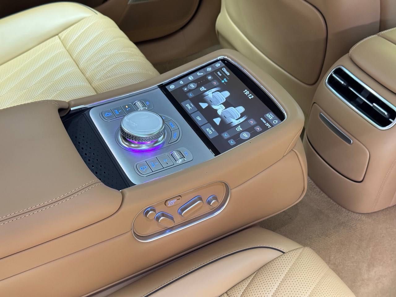Продается Genesis G90