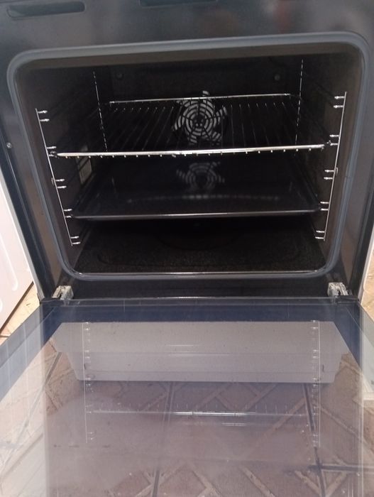 Свободно стояща печка с керамичен плот VOSS  2 години Гаранция!