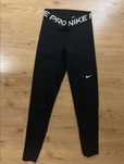 Продавам Nike pro клин