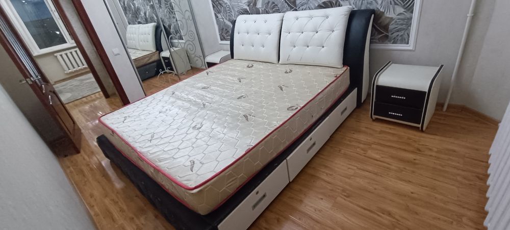 Продам двуспальную кровать