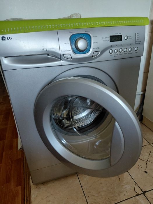 Продается стиральная машинка LG, 5 кг, б/у