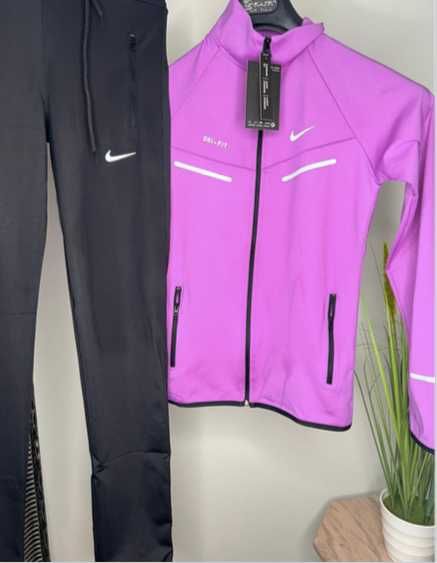 Compleu Nike Roz/Mov ___Reducere de sezon ___