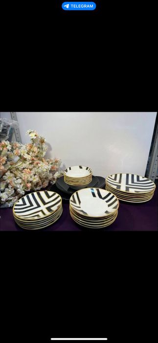 Продам набор тарелок