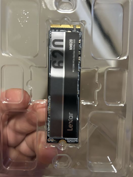 Vând ssd Lexar 512 gb produsul este nou