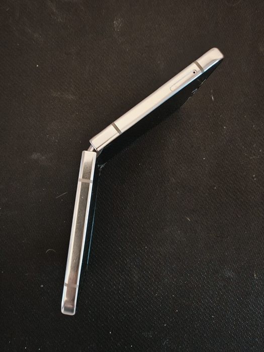 Pachet/Combo Samsung Flip 5 + Galaxy Watch 4