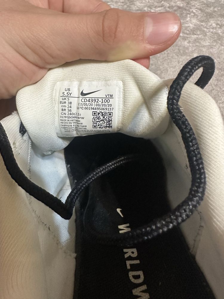 Продават се оригинални Nike air max 720 UK 5 US 5.5/38 номер/24 см
