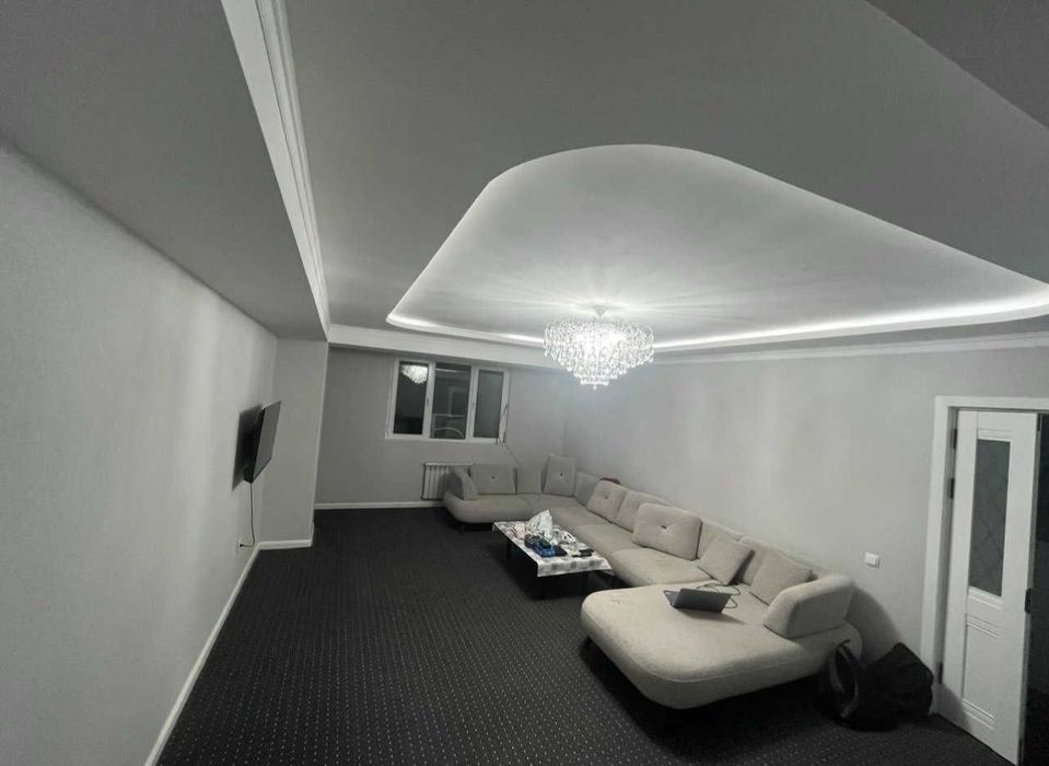 Срочно Продаётся Бобура 4/8/9 с мебелью техникой  ремонт хороший !