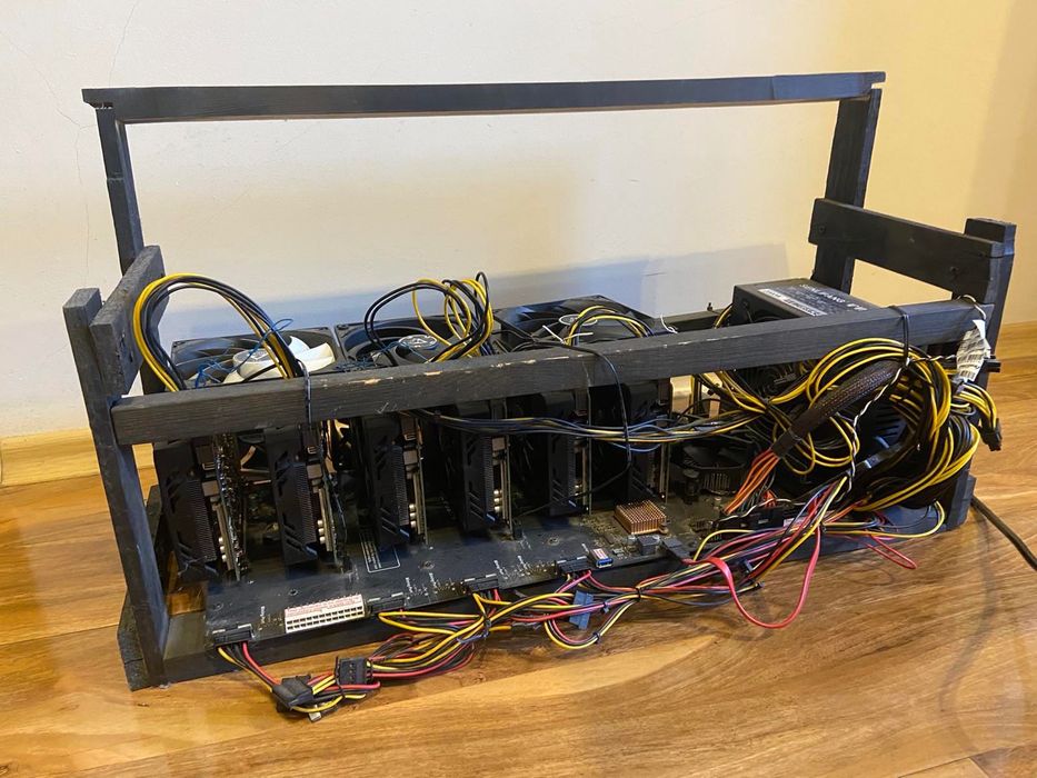 Копачка за крипто валута /mining rig