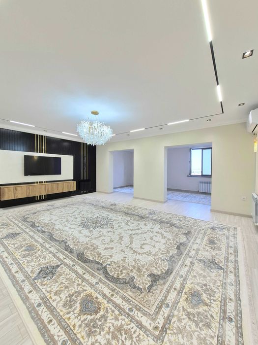 Продается 5 ти комн Квартира Банковская Госпитальный рынок Мирабадский