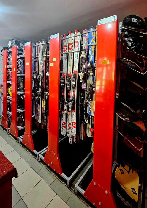 Vand rastele de schiuri,snowboard ,clapari,boots,schiuri,snowboard