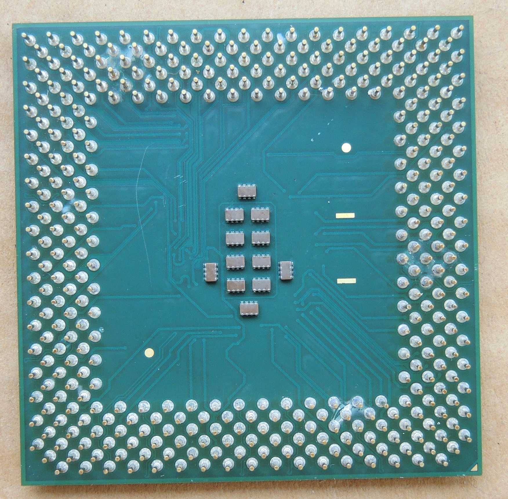 Intel Celeron Tualatin 1200/256/100/1.5 SL68P Socket 370 Testat