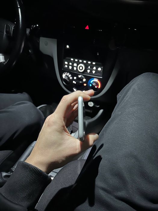 iphone xr 64gb sotiladi