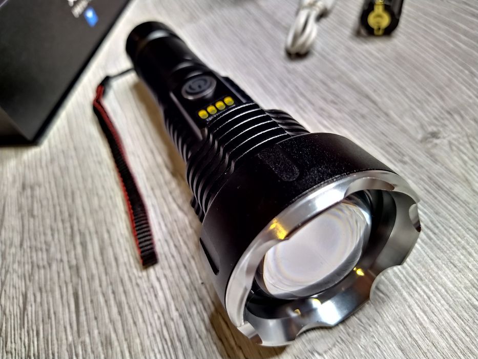 Lanterna cu LED LASER ALB PM20 ULS SI ZOOM, cu Rază Lungă 1300 METRI!