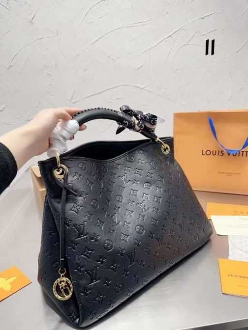 Geanta de mana dama Louis Vuitton LV 3423-39