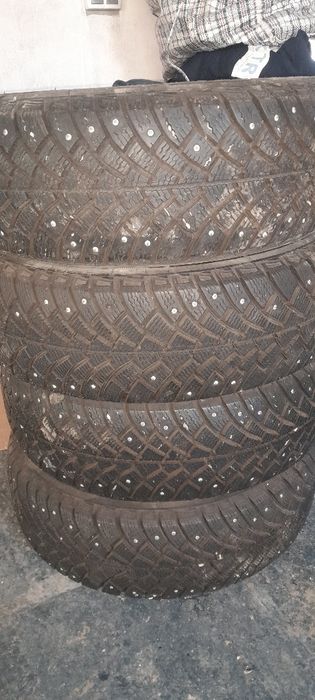 Покрышки зимние шипованные