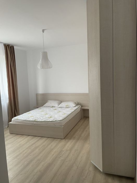 Inchiriez garsoniera Militari Residence