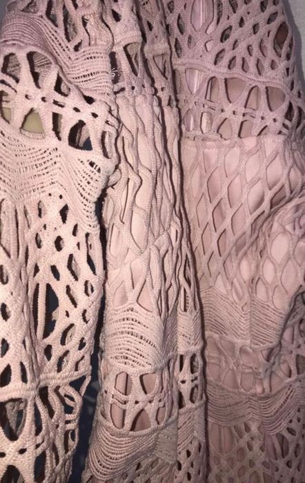 Дантелена рокля по тялото