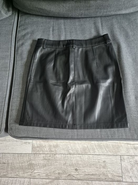 Fusta noua cu eticheta imitație piele neagra scurta măsură S