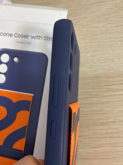 Silicone Cover With Strap-carcasa pentru Samsung S22