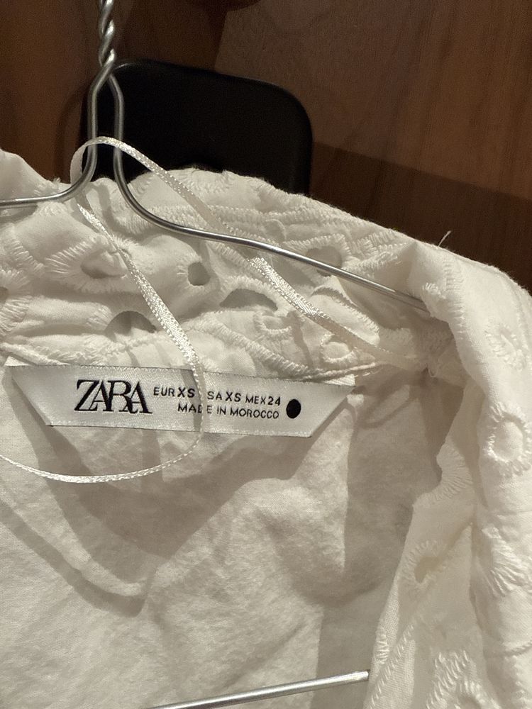 Бяла Рокля  Zara размер  XS