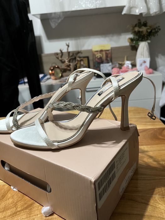 Sandale albe de mireasa