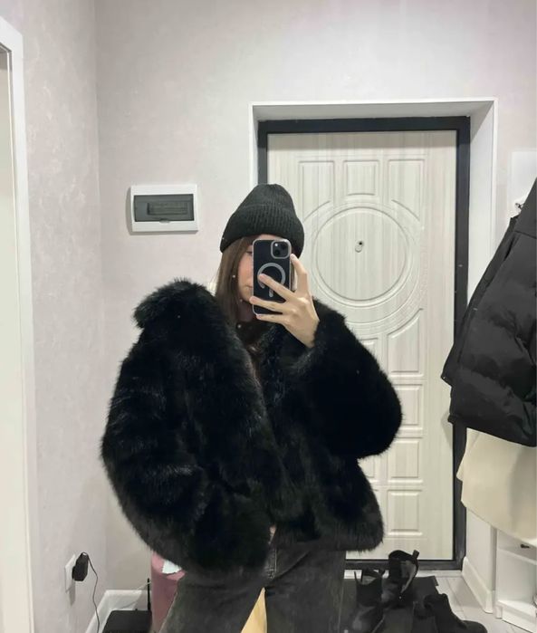 Продам эко-шубу за 25(договорная)