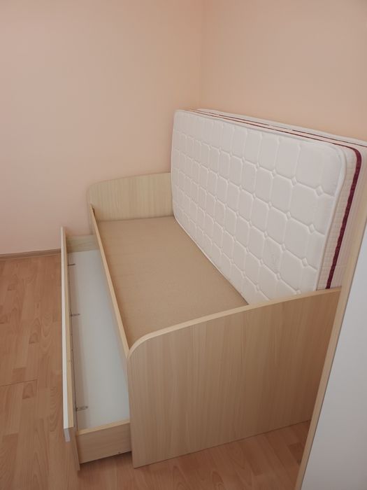 Комплект Единично легло с гардероб